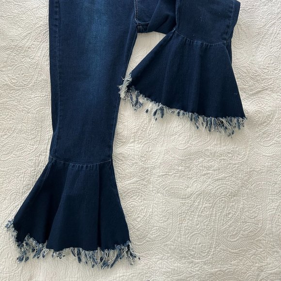 Jeans- Crop Fray NWOT - Picture 5 of 8